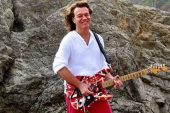Eddie Van Halen yaşamını yitirdi