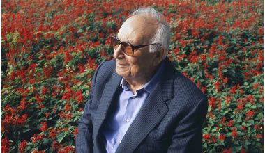 Türk edebiyatının usta ismi Yaşar Kemal anılıyor