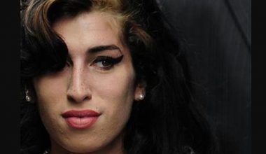 Amy Winehouse’un ikonik kıyafetleri açık artırmada