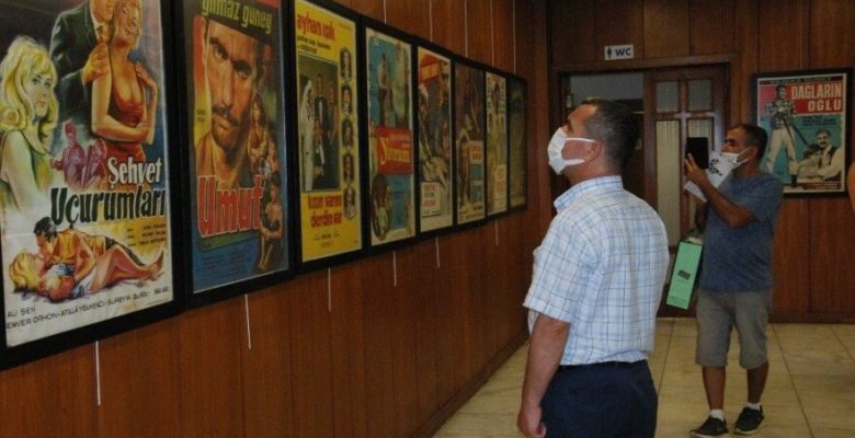 Çukurova’dan Beyaz Perdeye Film Afişleri sergisi açıldı