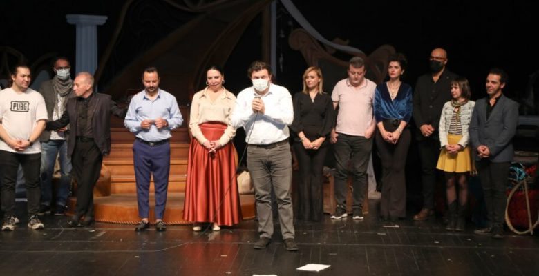 İBB Şehir Tiyatroları’nda İki Oyunun Prömiyerini Yapıldı