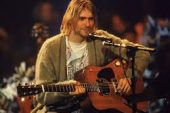 Kurt Cobain’in gitarı müzik tarihinin en pahalı eşyası oldu