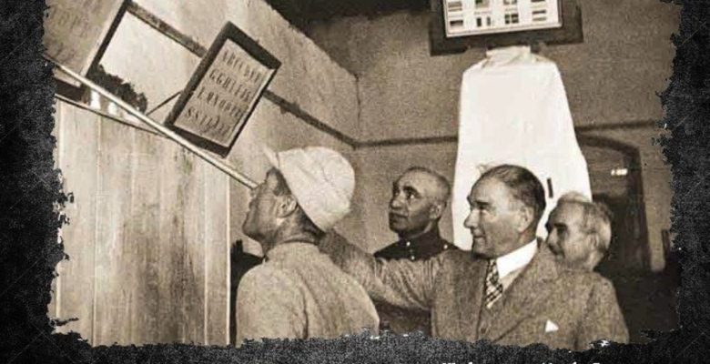 ‘Başöğretmen Atatürk’