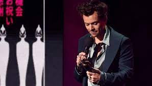 Harry Styles, Brit Ödülleri’ne damga vurdu