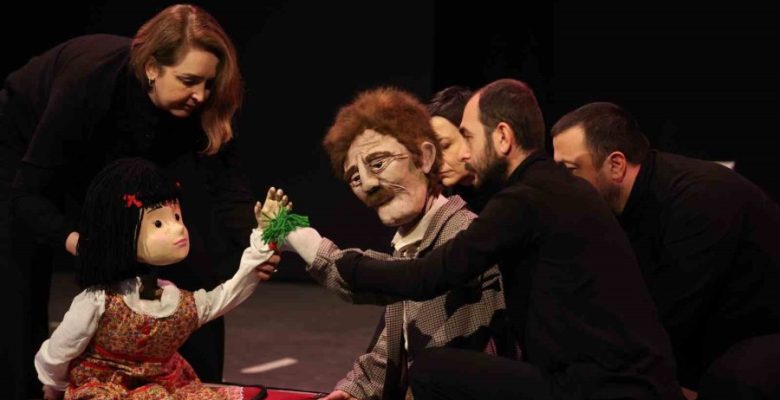 Antalya Şehir Tiyatrosu’nun “Kukla” Oyunu Prömiyer Yaptı