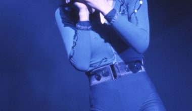 Kate Bush, 38 yıllık şarkıyla servetine servet kattı