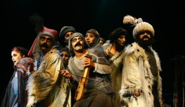 İBB Şehir Tiyatroları, Yeni Yılın İlk Gününde Seyircilerinin Evine Konuk Oluyor