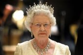 The Crown’ın yaratıcısı Kraliçe Elizabeth’i anlattı