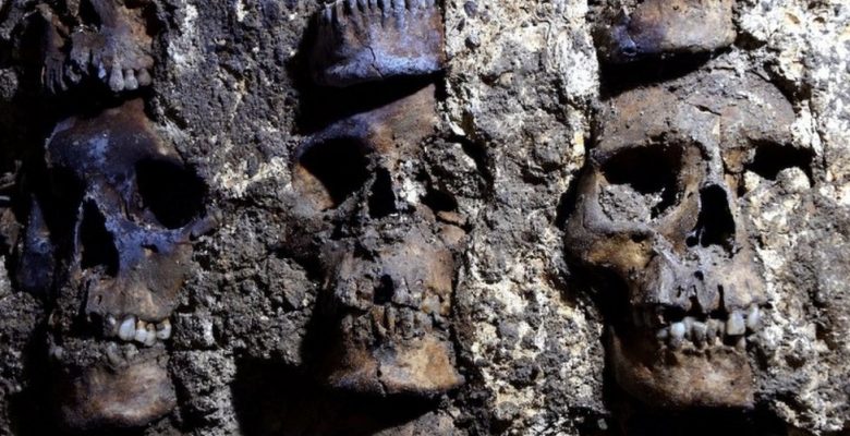 Meksika’da bulunan Aztek kafatası