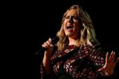 Adele listeleri altüst etti: ABD’de üç günde en çok satılan albüm oldu