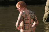 Ed Sheeran’dan dövme şovu