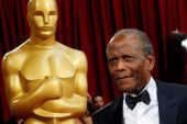 Oscar kazanan ilk siyahi aktör Sidney Poitier hayatını kaybetti
