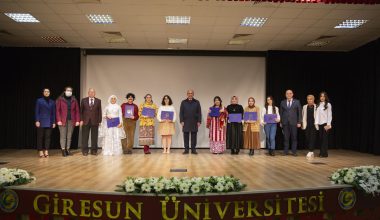 Arslanköy Kadınlar Tiyatro Topluluğu Denizli’de Sahne Aldı