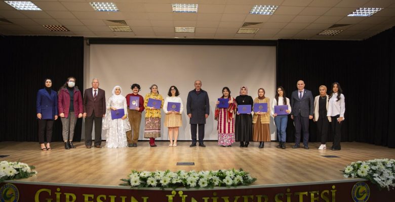 Arslanköy Kadınlar Tiyatro Topluluğu Denizli’de Sahne Aldı