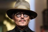 Johnny Depp Karayip Korsanları filmini hiç izlemediğini söyledi