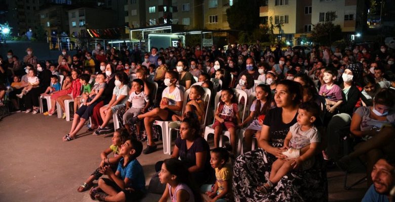 Kadıköy Belediyesi’nden “Mahallemde Çocuk Tiyatrosu”