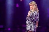 Taylor Swift’in sahnede “dalması” gündem oldu